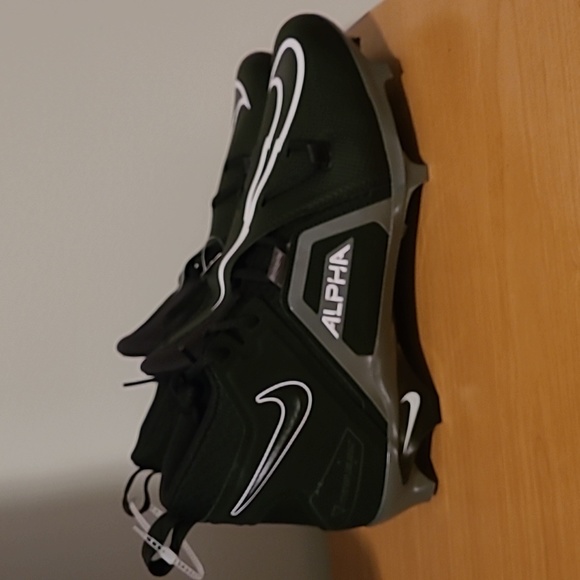 Nike Football Cleats - Picture 1 of 6